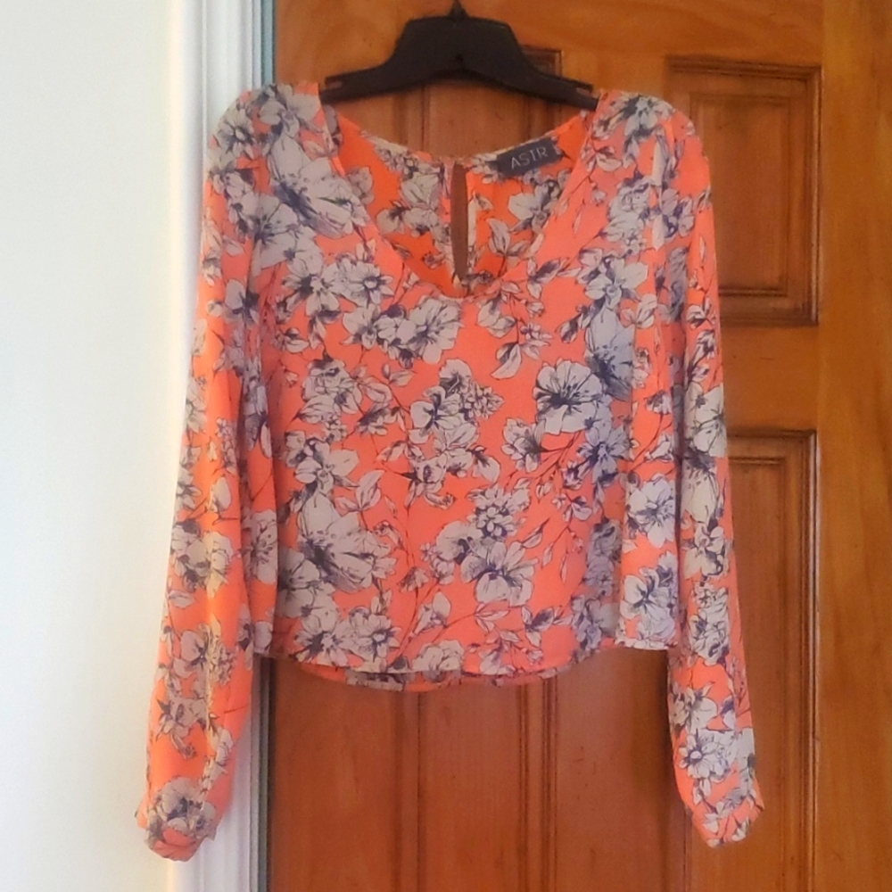 ASTR Coral Long Sleeve Floral Cropped Blouse